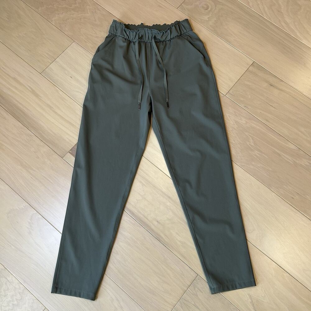 Lululemon Keep Moving Jogger Women’s 4